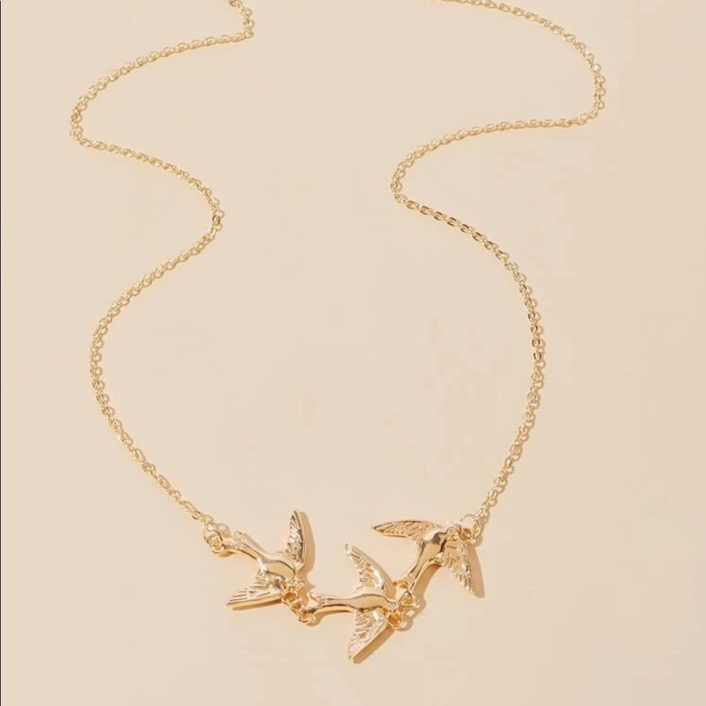 🆕 Bird Design Charm Necklace - Picture 2 of 4